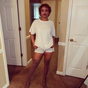 Meet your Posher, Jade